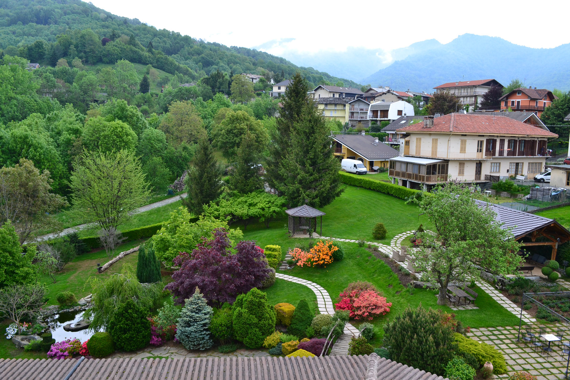 Veduta dall’alto del parco a Coassolo nelle Valli di Lanzo vicino Torino