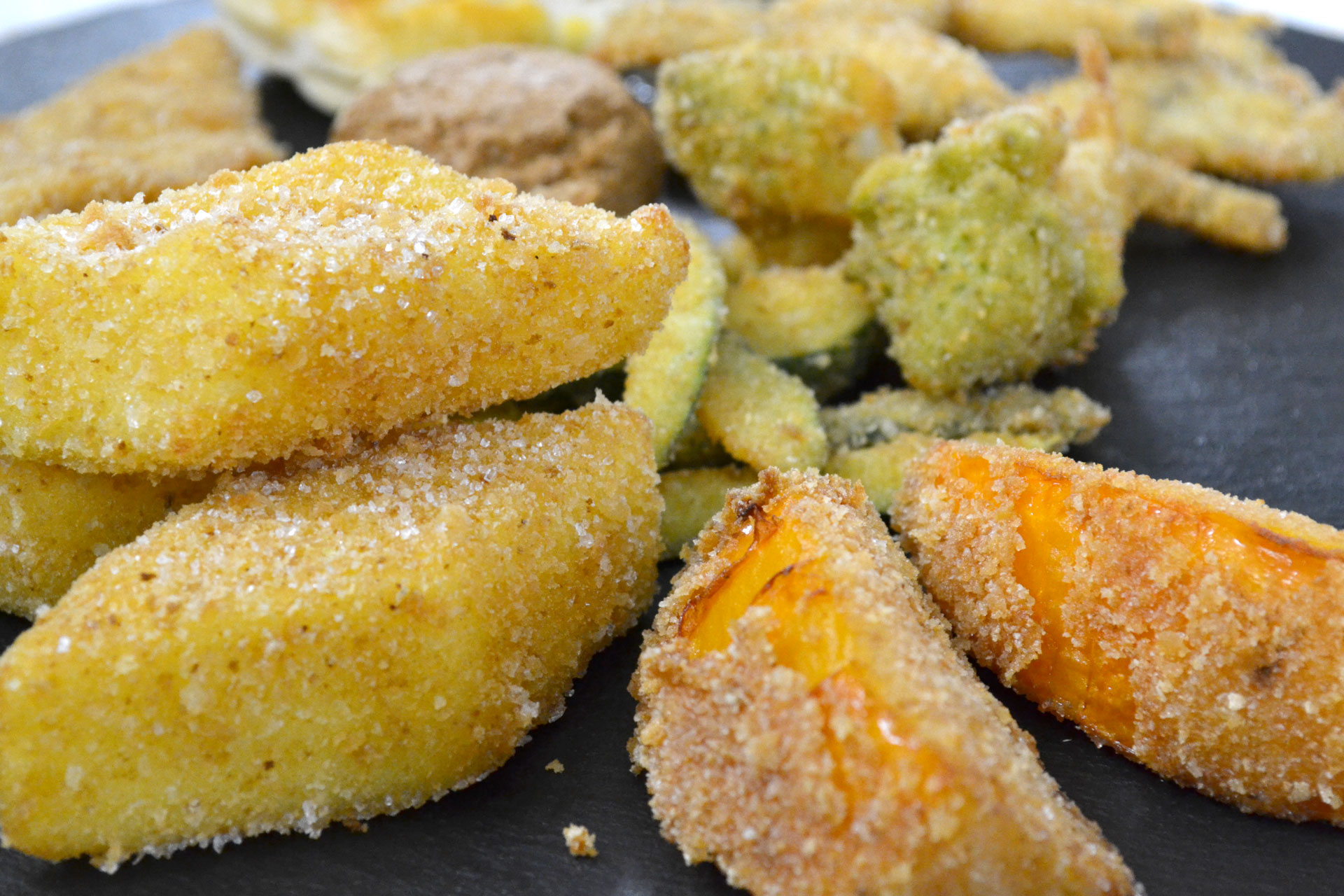 Cibo impanato servito per matrimonio e cerimonie a Coassolo, piatto croccante per eventi in provincia di Torino