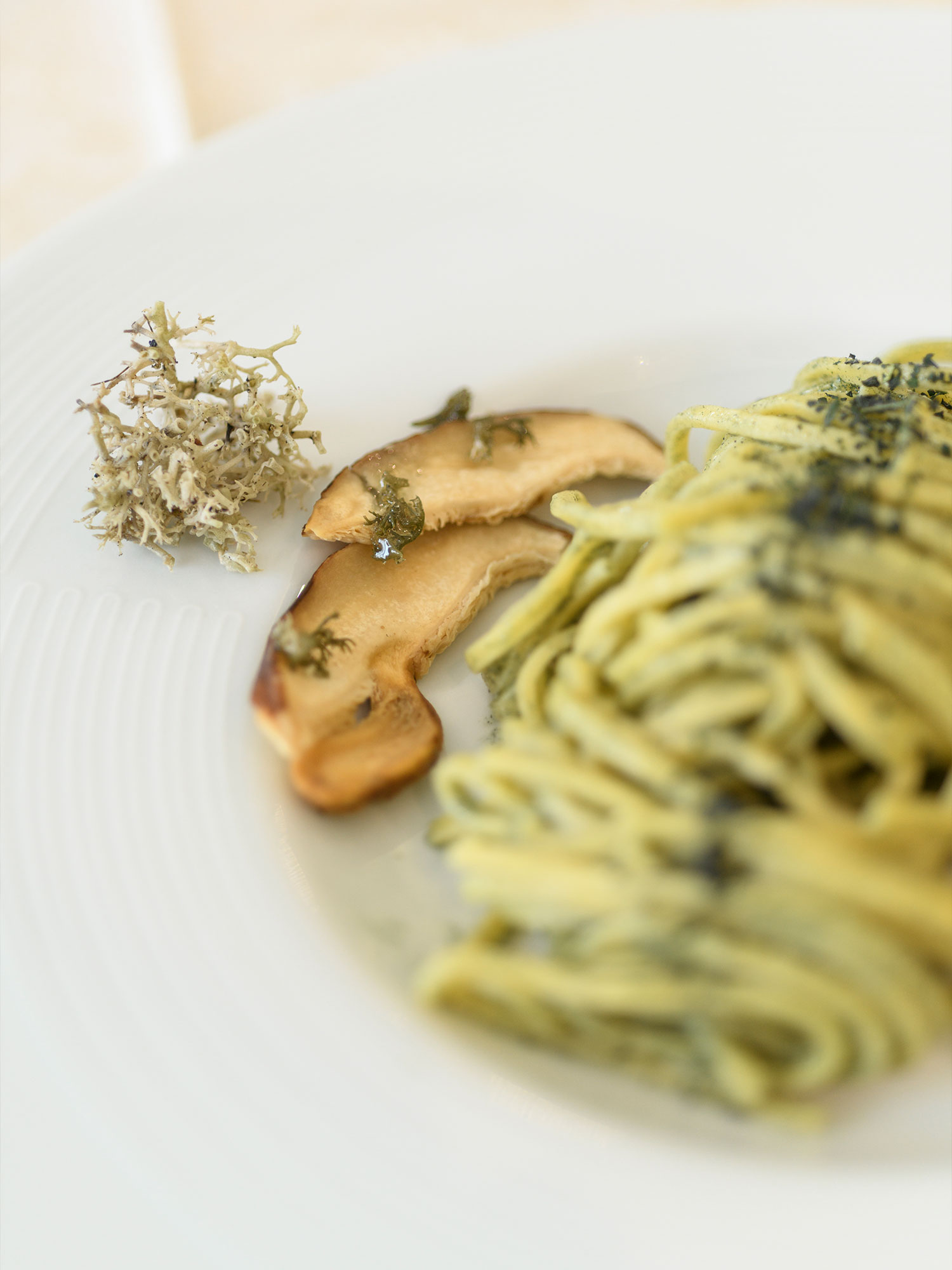 Cannelloni vegetali con ingredienti di stagione della cucina sana del ristorante a Coassolo vicino Torino